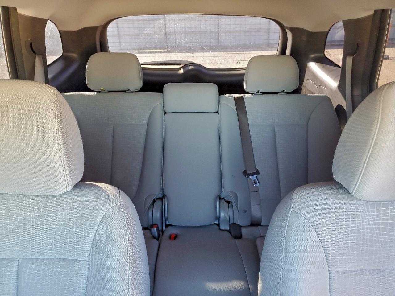 2010 HYUNDAI SANTA FE GLS photo 10