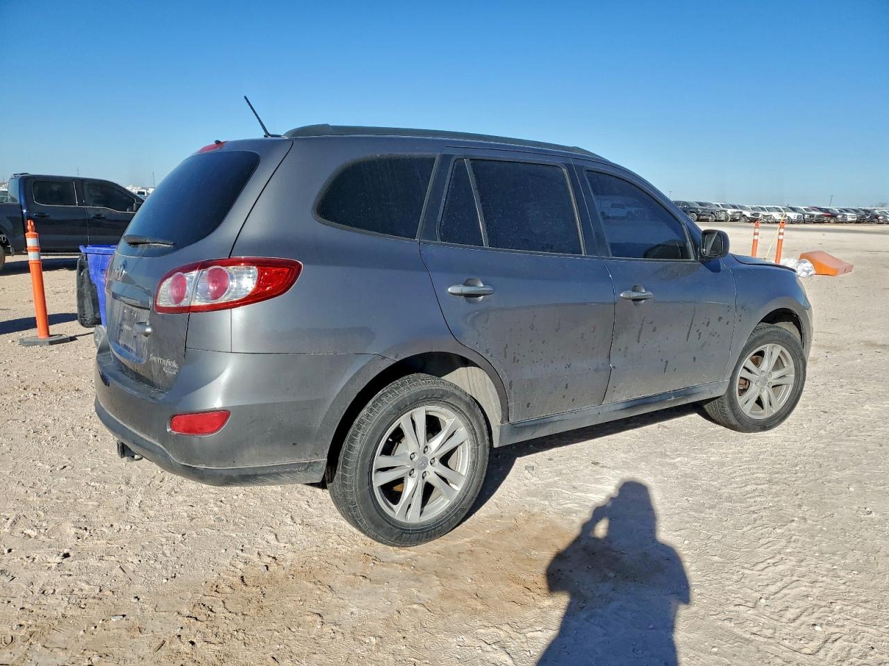 2010 HYUNDAI SANTA FE GLS photo 3
