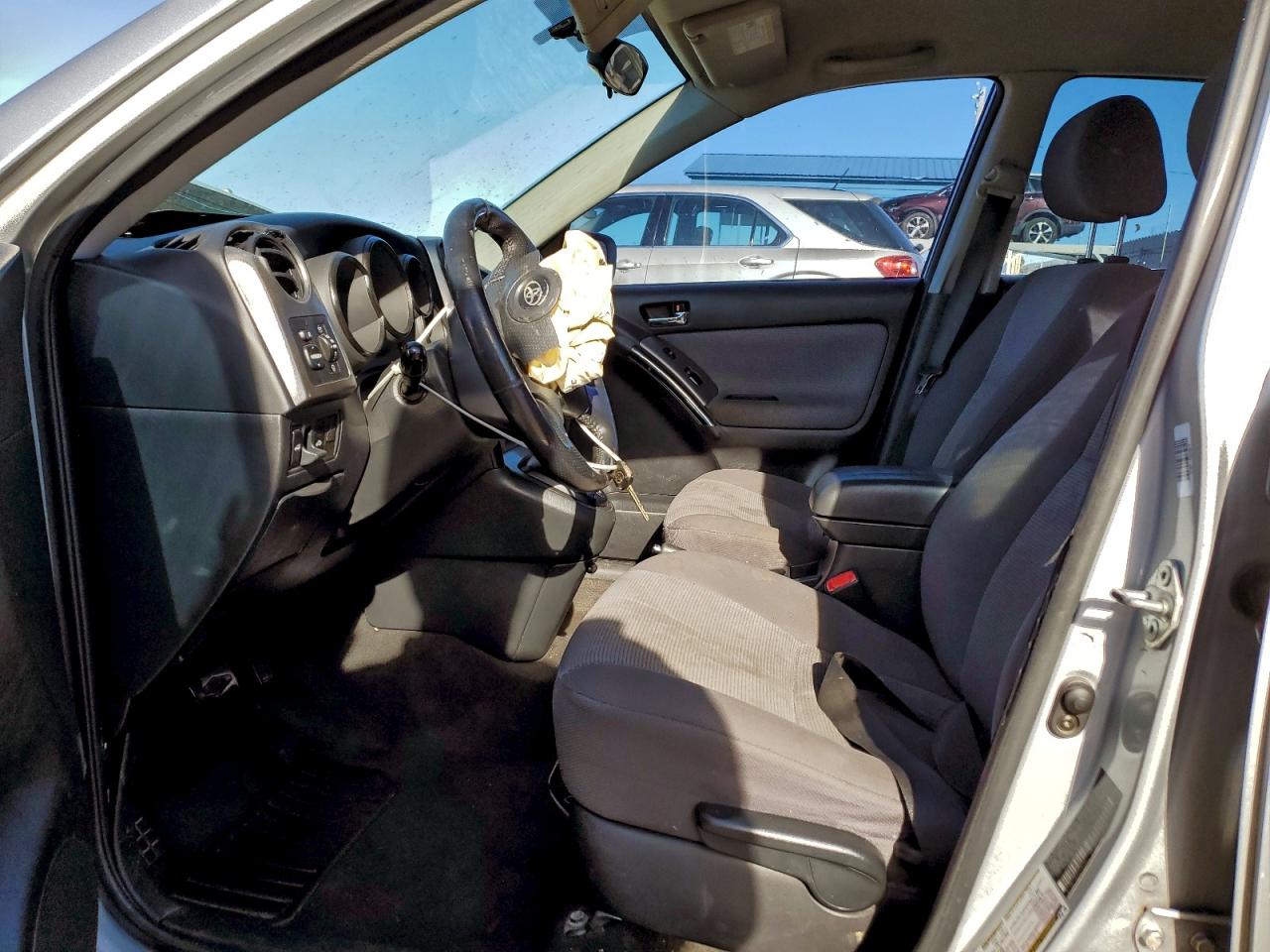2005 TOYOTA COROLLA MATRIX XR photo 7