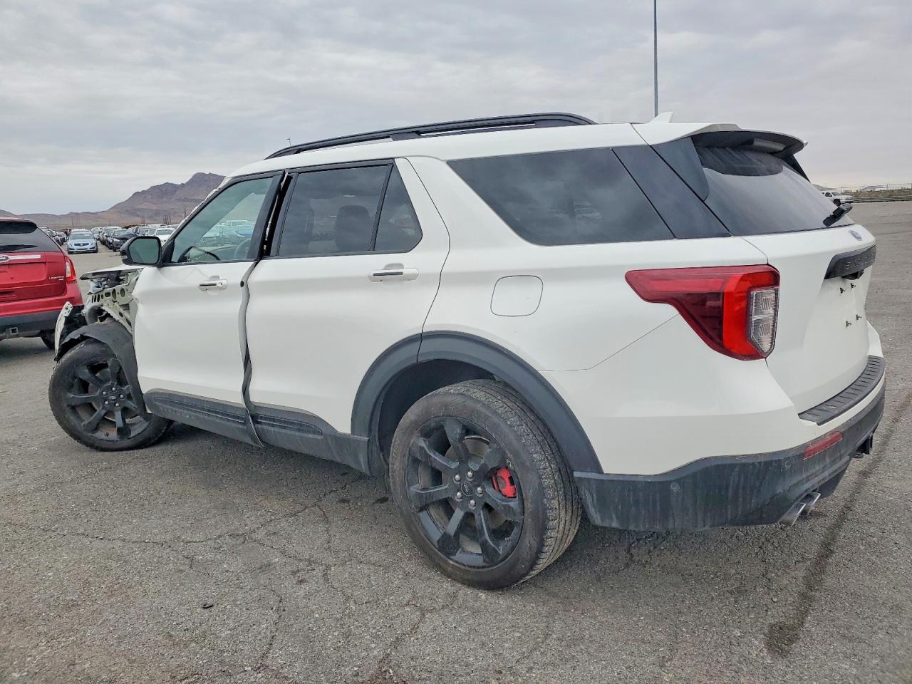 2021 FORD EXPLORER ST photo 2
