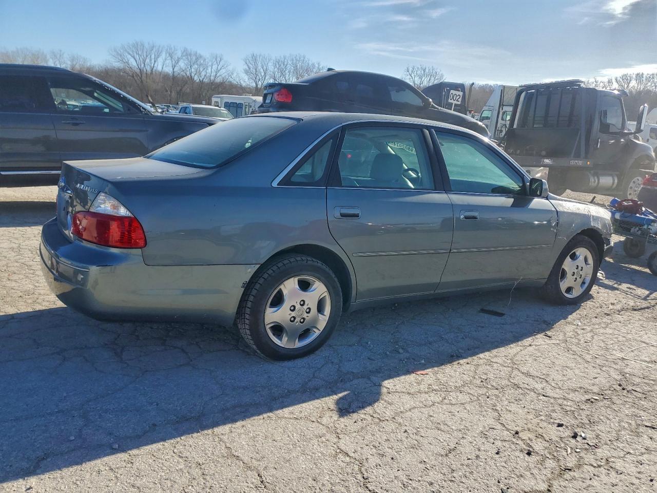 2004 TOYOTA AVALON XL photo 3