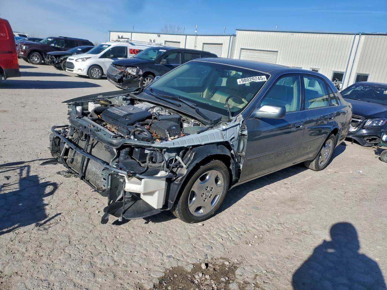 2004 TOYOTA AVALON