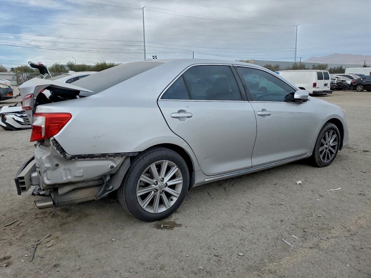 2012 TOYOTA CAMRY BASE photo 3