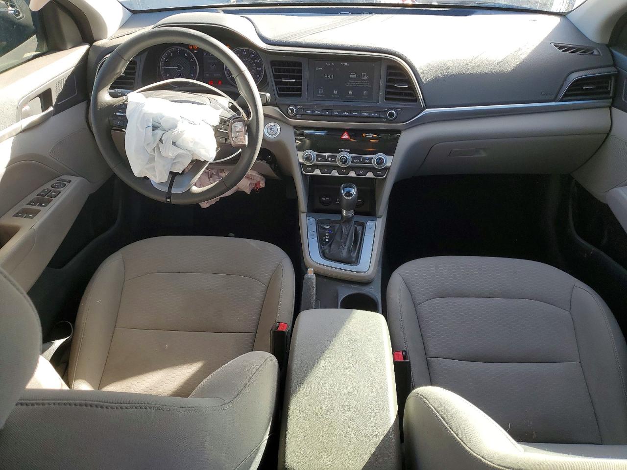 2020 HYUNDAI ELANTRA SEL photo 8