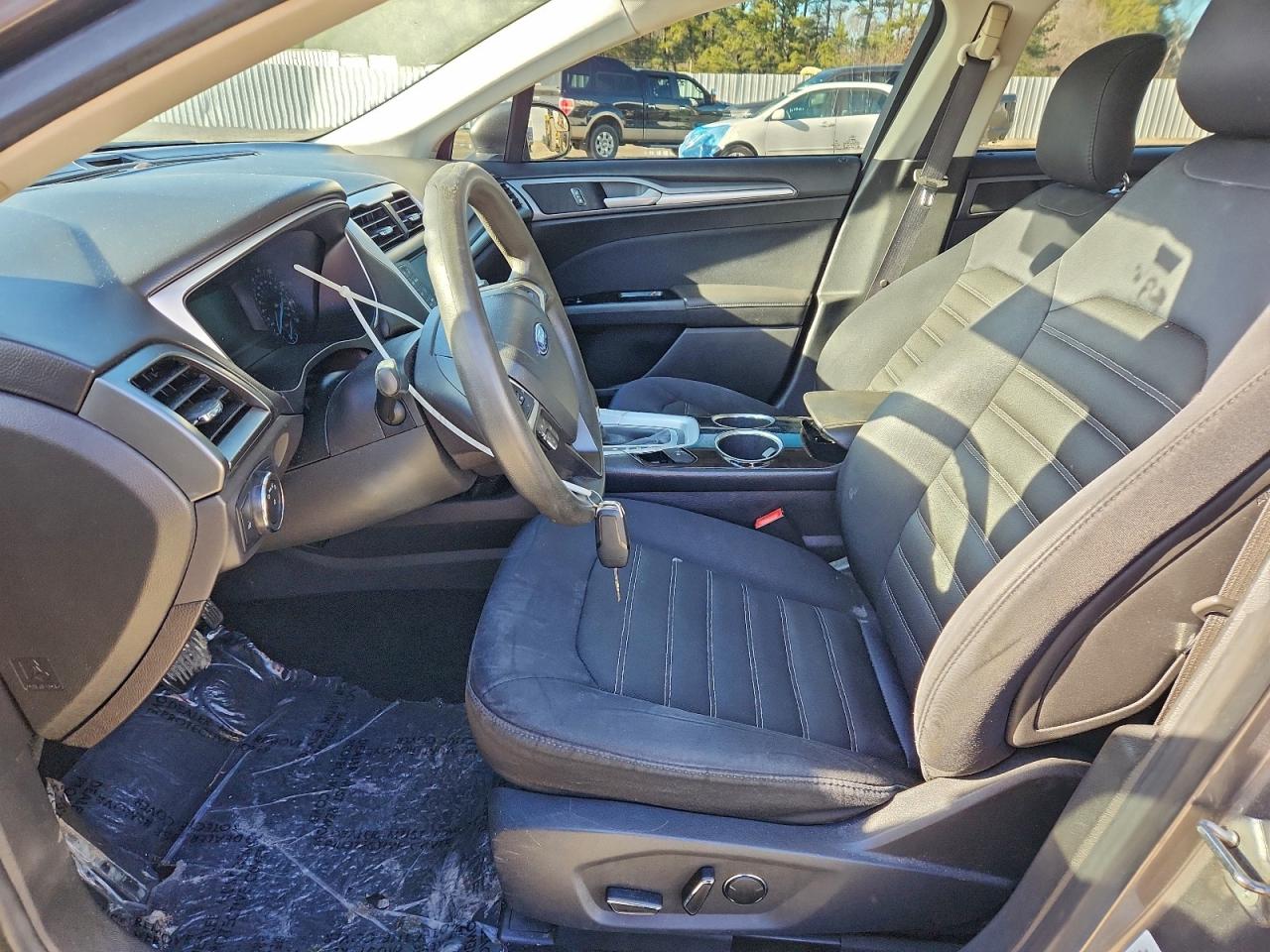2013 FORD FUSION SE photo 7