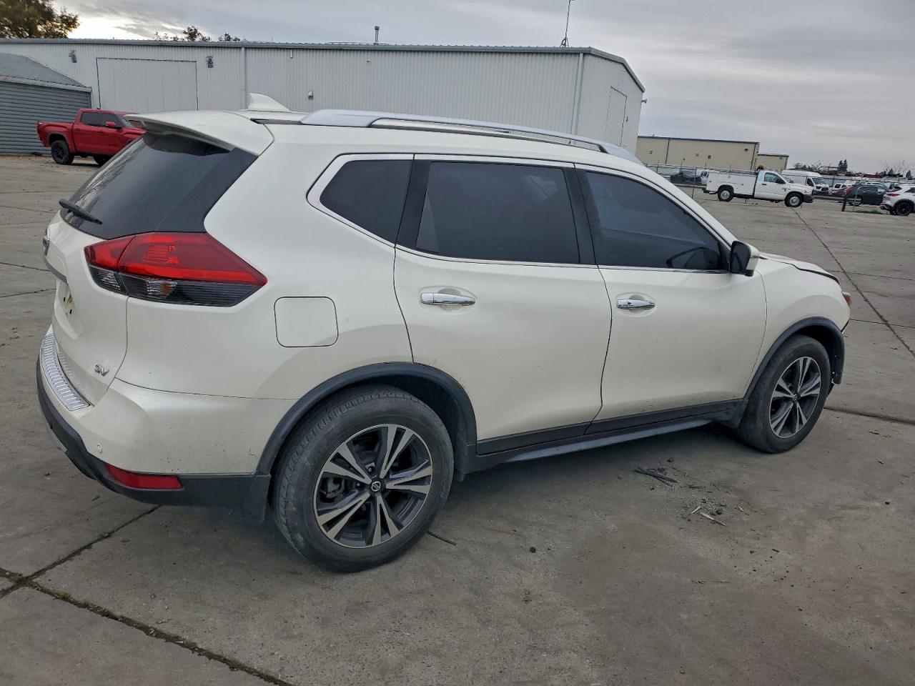 2019 NISSAN ROGUE S photo 3