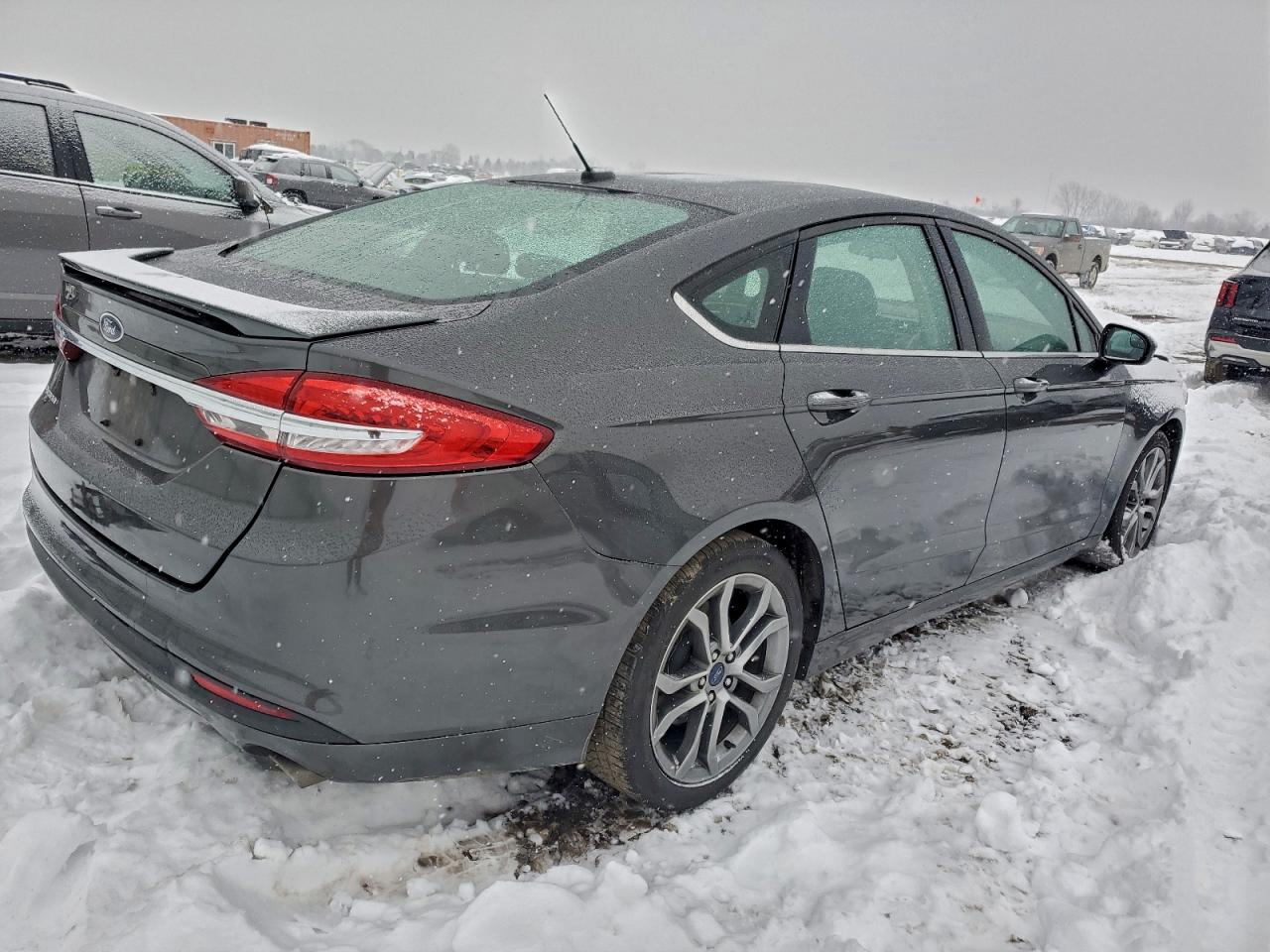 2017 FORD FUSION S photo 3