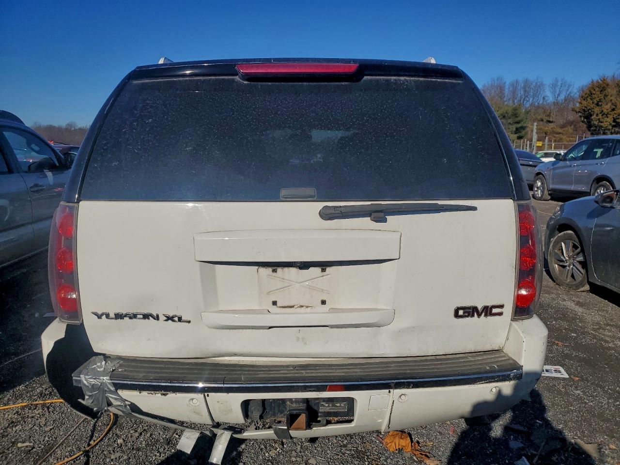 2013 GMC YUKON XL DENALI photo 6