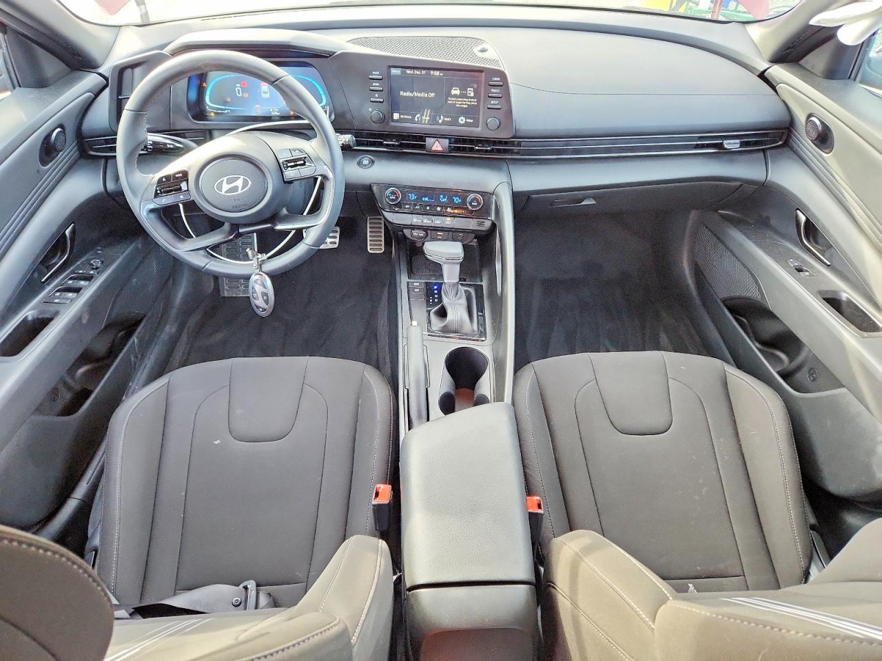 2025 HYUNDAI ELANTRA SEL SPORT photo 8