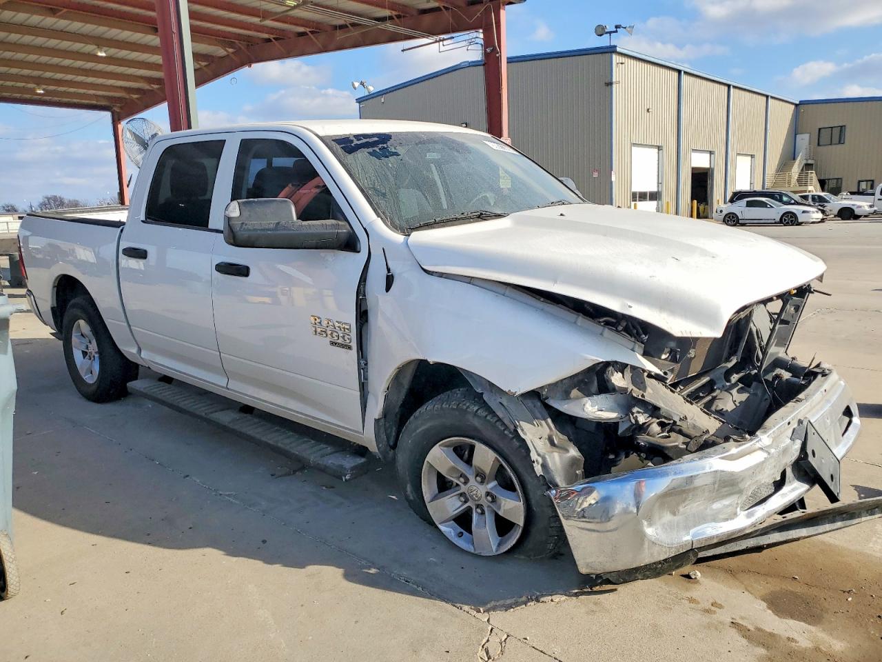 2023 RAM 1500 CLASSIC SLT photo 4