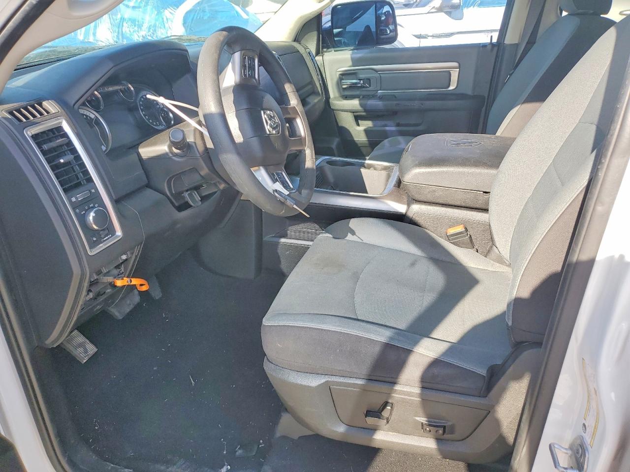 2023 RAM 1500 CLASSIC SLT photo 7