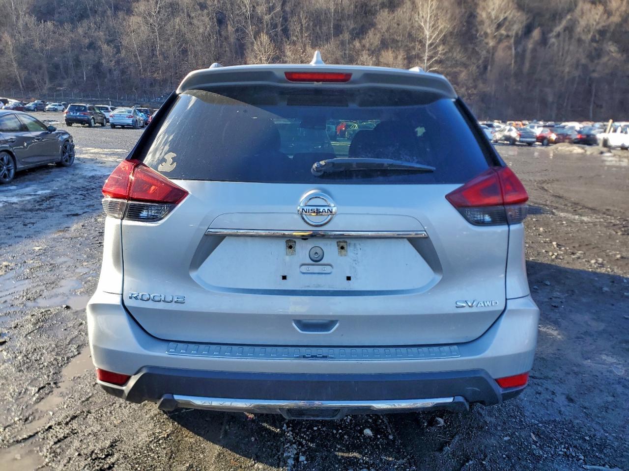 2018 NISSAN ROGUE S photo 6