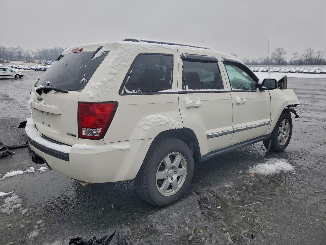 2010 JEEP GRAND CHEROKEE LAREDO photo 3