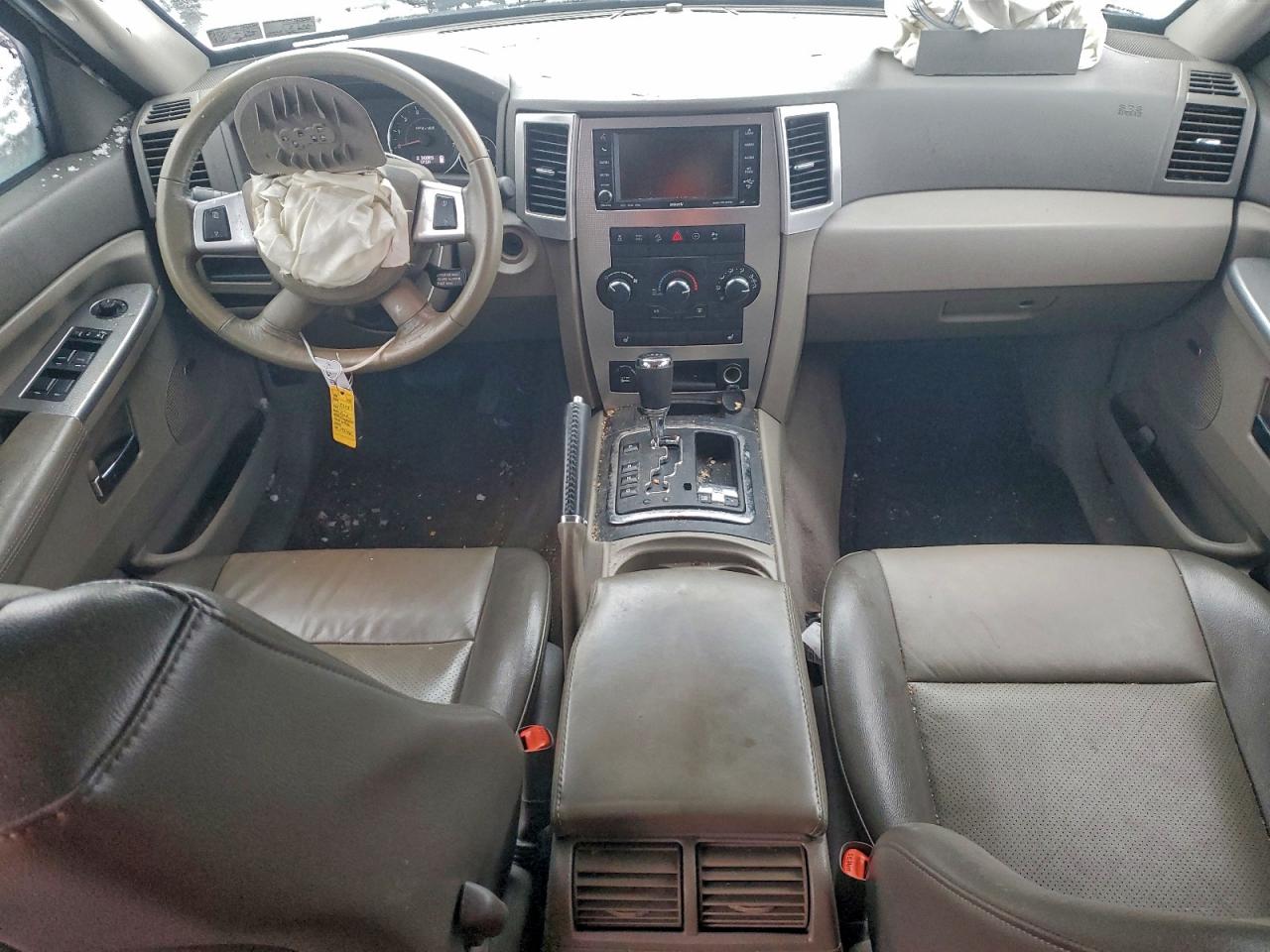 2010 JEEP GRAND CHEROKEE LAREDO photo 8