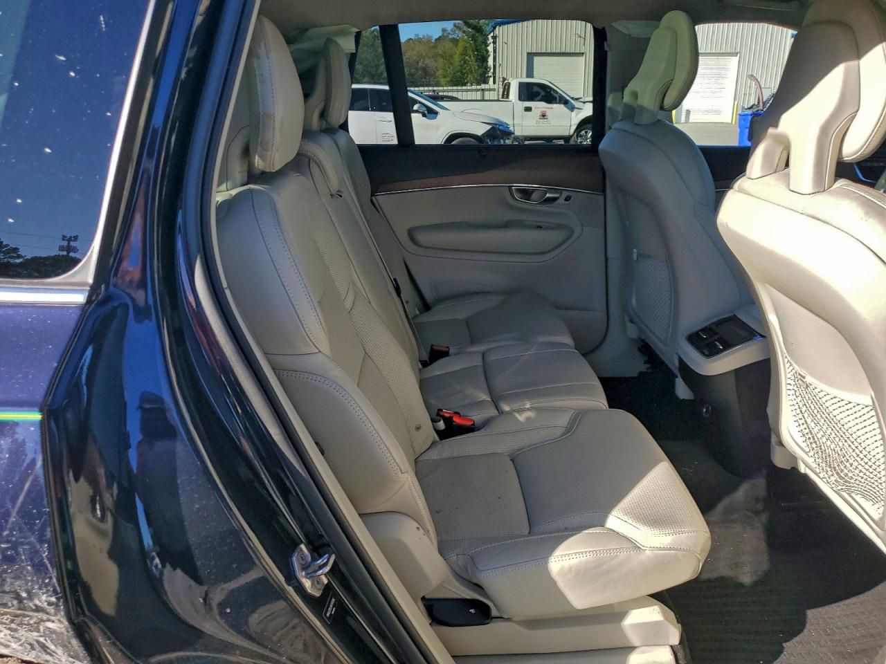2017 VOLVO XC90 T6 photo 21
