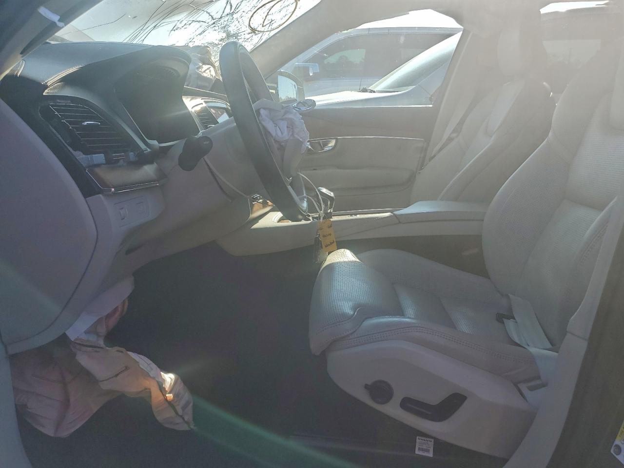 2017 VOLVO XC90 T6 photo 13