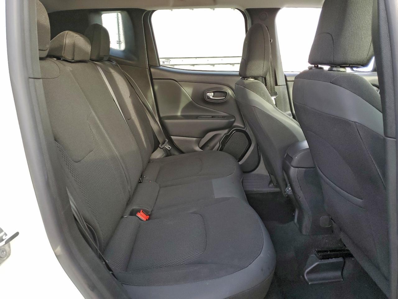 2019 JEEP RENEGADE LATITUDE photo 19