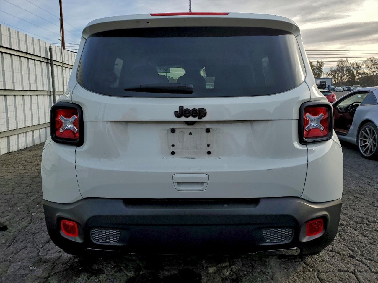 2019 JEEP RENEGADE LATITUDE photo 11