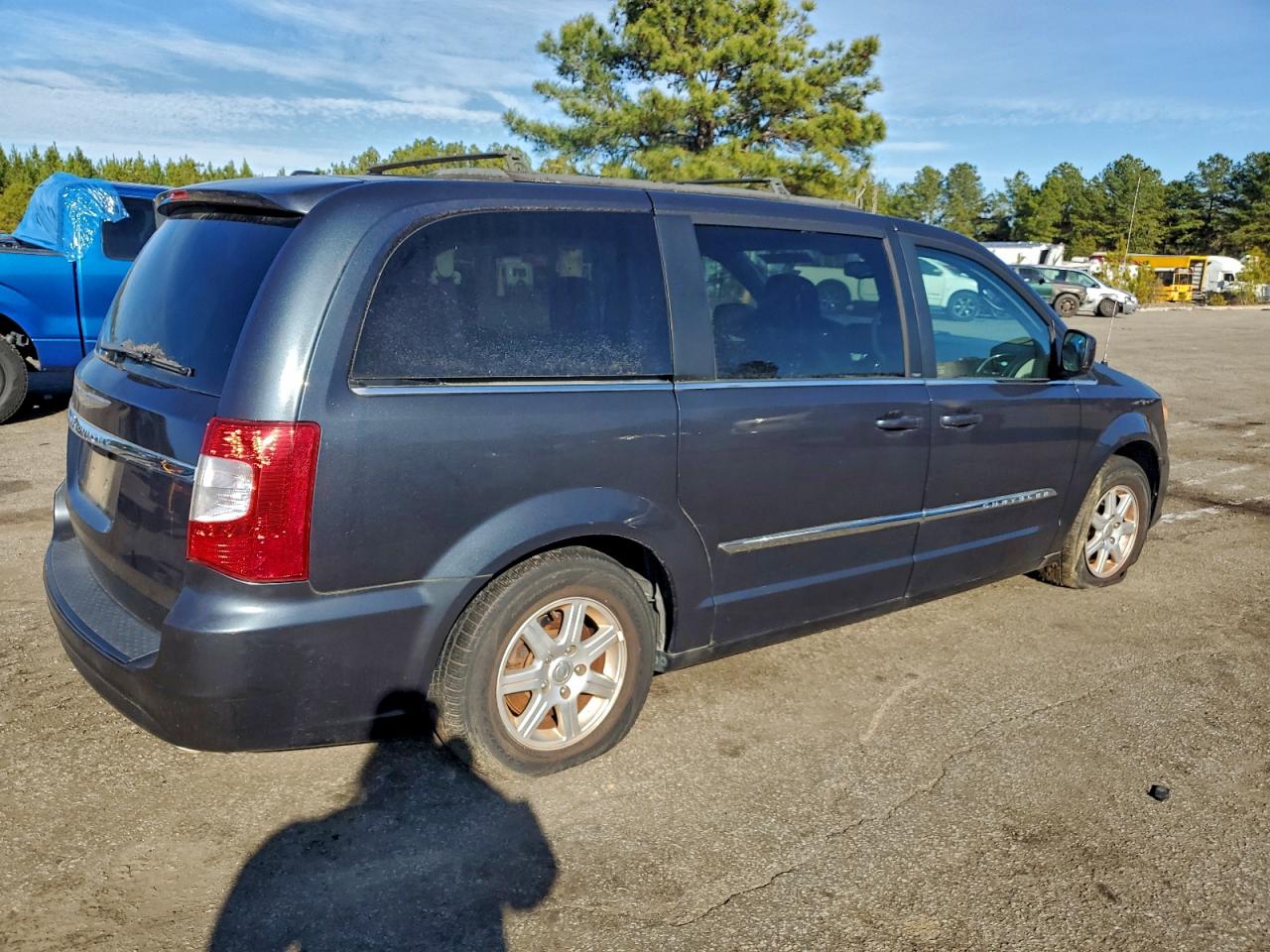 2013 CHRYSLER TOWN & COUNTRY TOURING photo 3