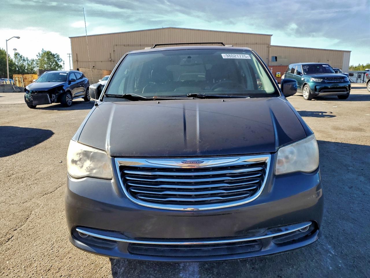 2013 CHRYSLER TOWN & COUNTRY TOURING photo 5