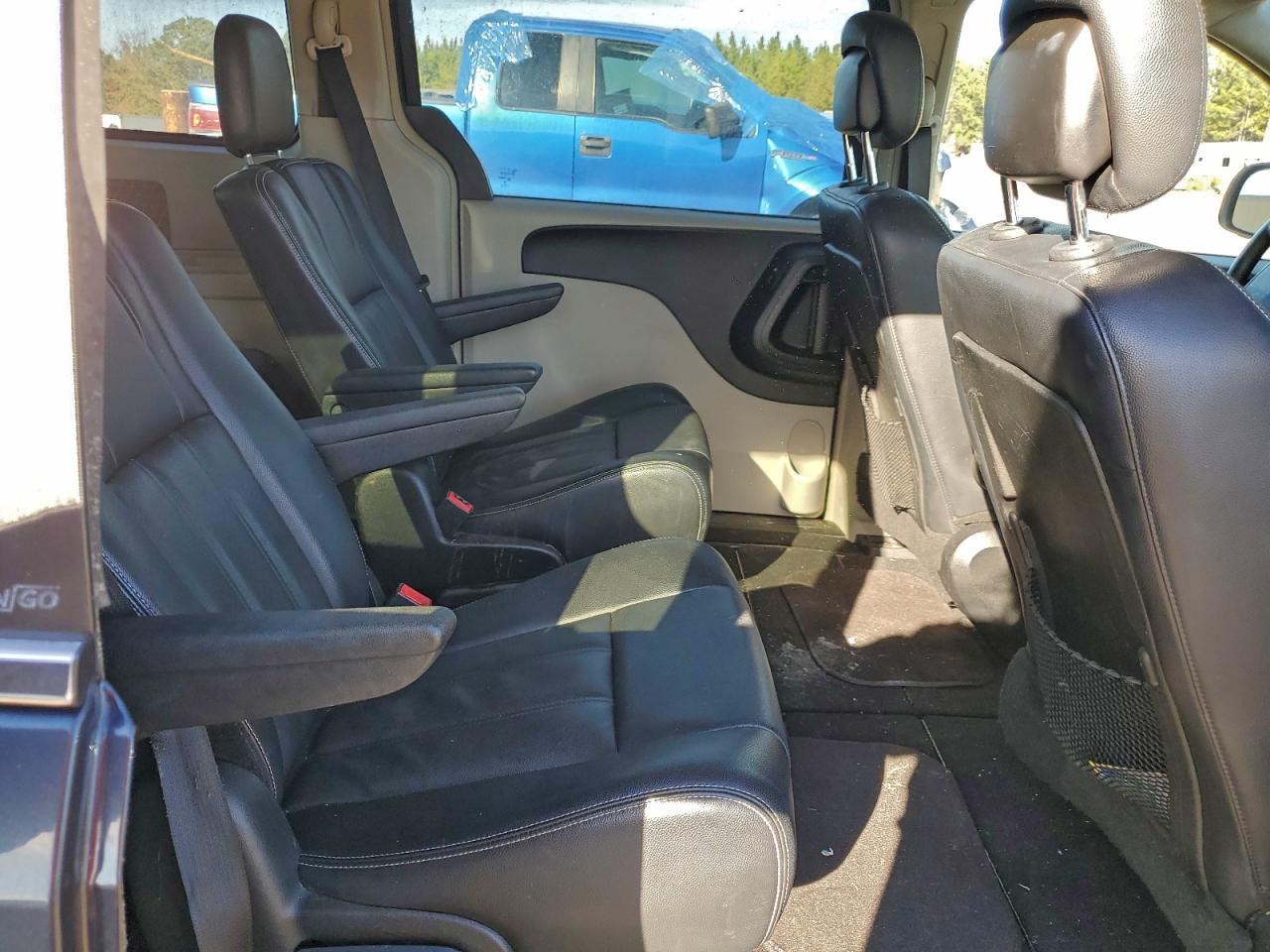 2013 CHRYSLER TOWN & COUNTRY TOURING photo 10