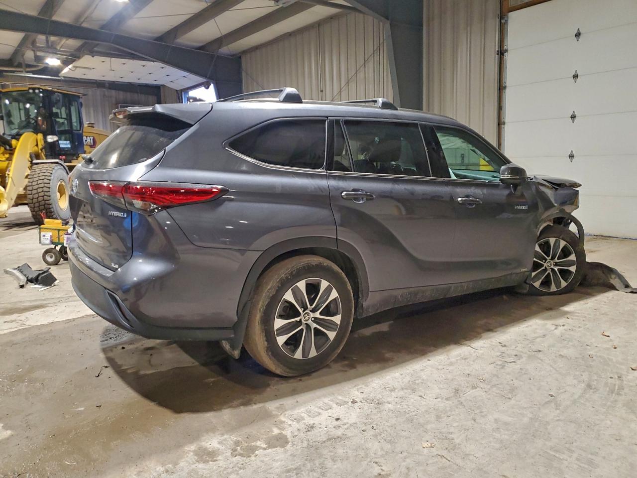 2021 TOYOTA HIGHLANDER HYBRID XLE photo 3