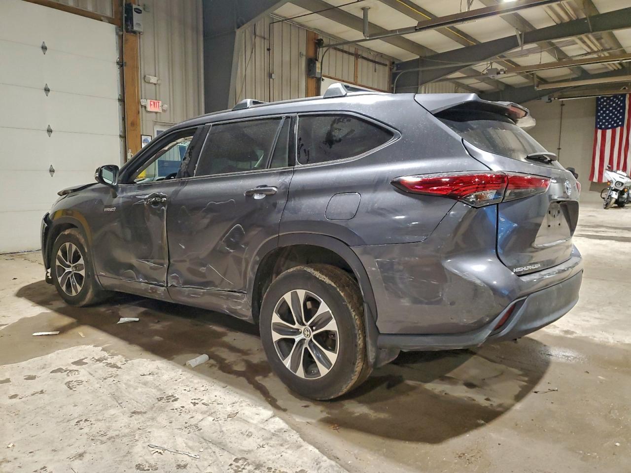 2021 TOYOTA HIGHLANDER HYBRID XLE photo 2