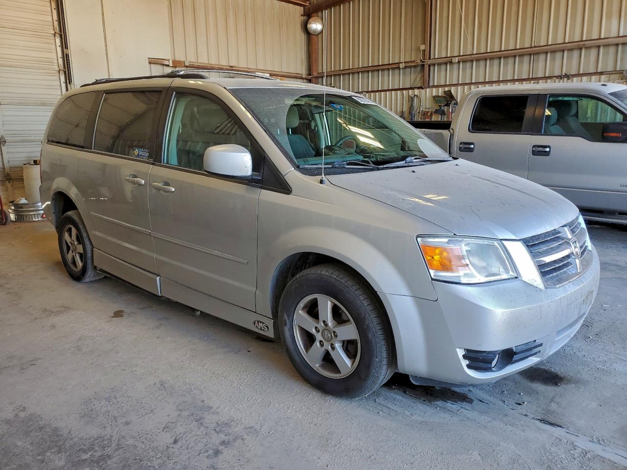 2010 DODGE GRAND CARAVAN SXT photo 4