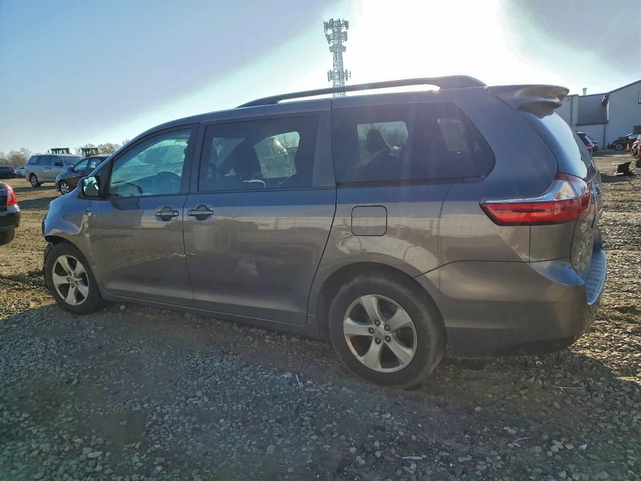 2015 TOYOTA SIENNA LE photo 2