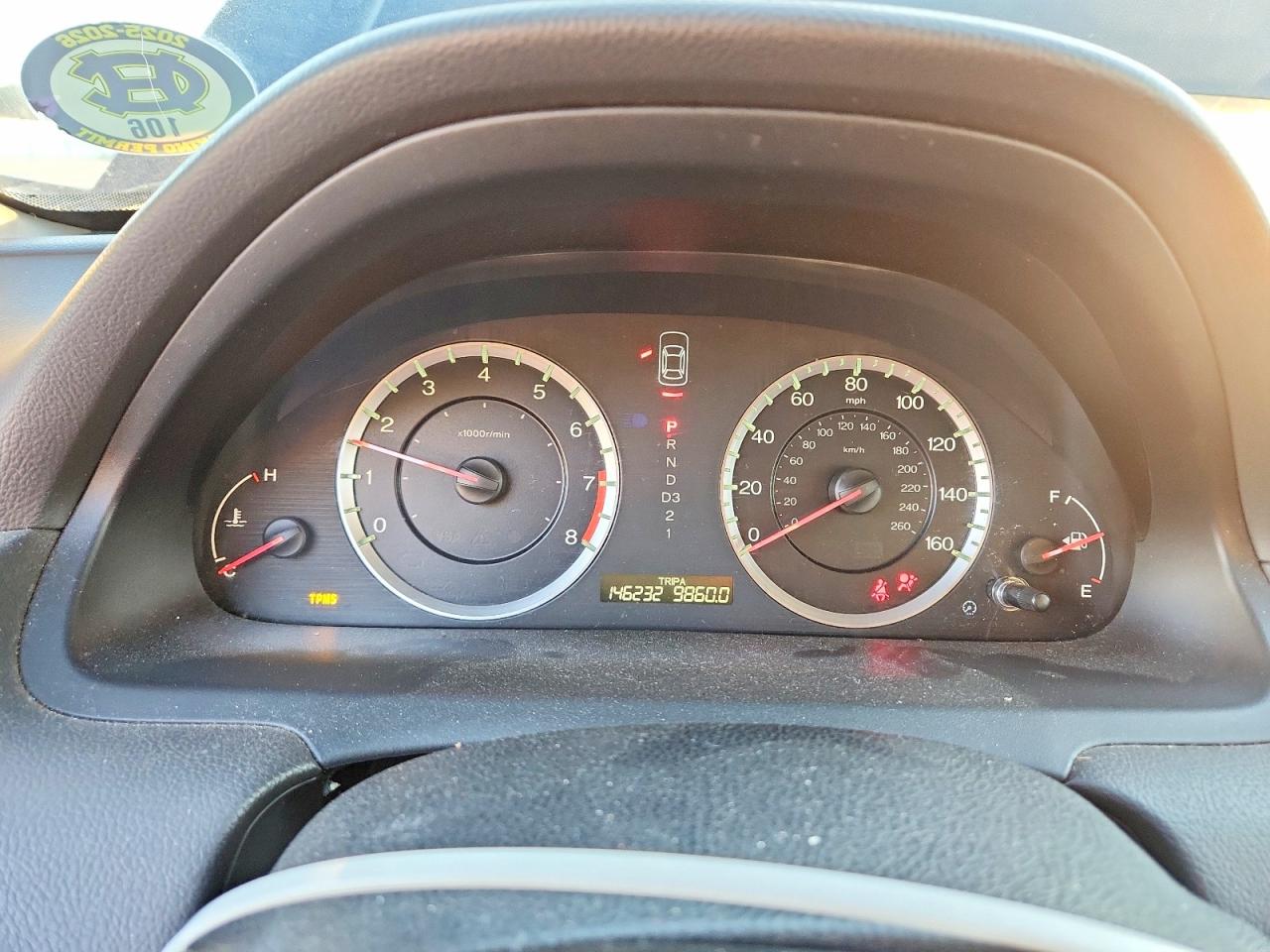 2010 HONDA ACCORD LX photo 9