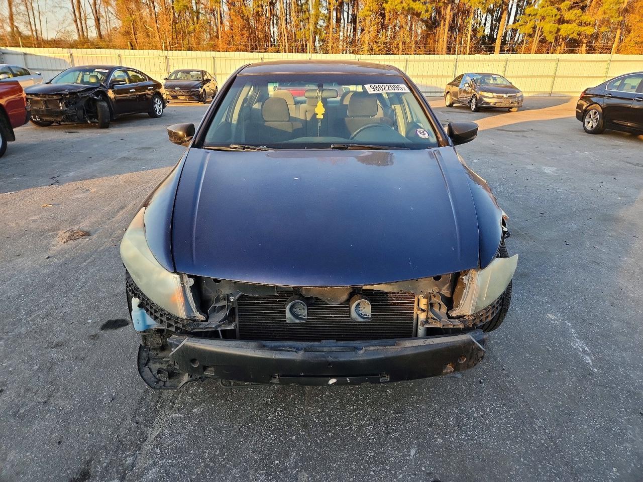 2010 HONDA ACCORD LX photo 5