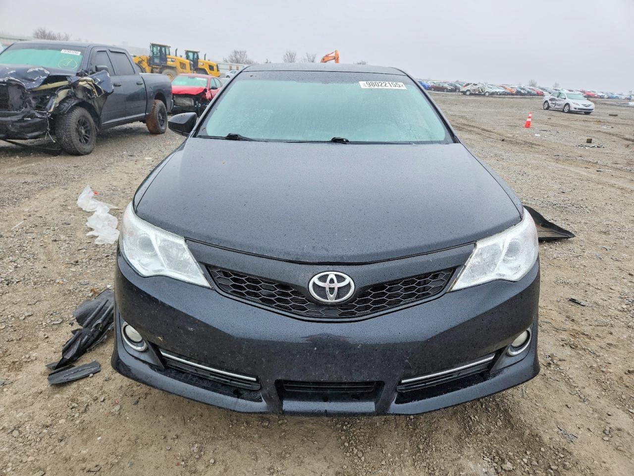 2014 TOYOTA CAMRY L photo 9