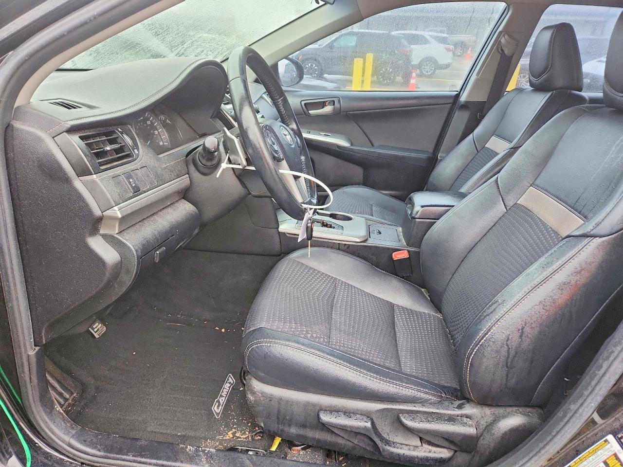 2014 TOYOTA CAMRY L photo 13