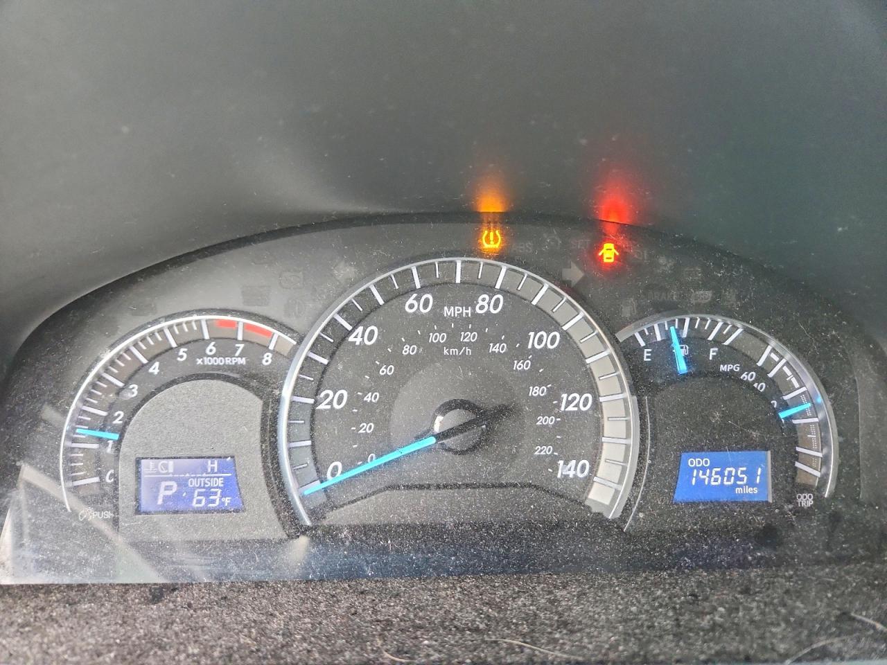 2014 TOYOTA CAMRY L photo 17