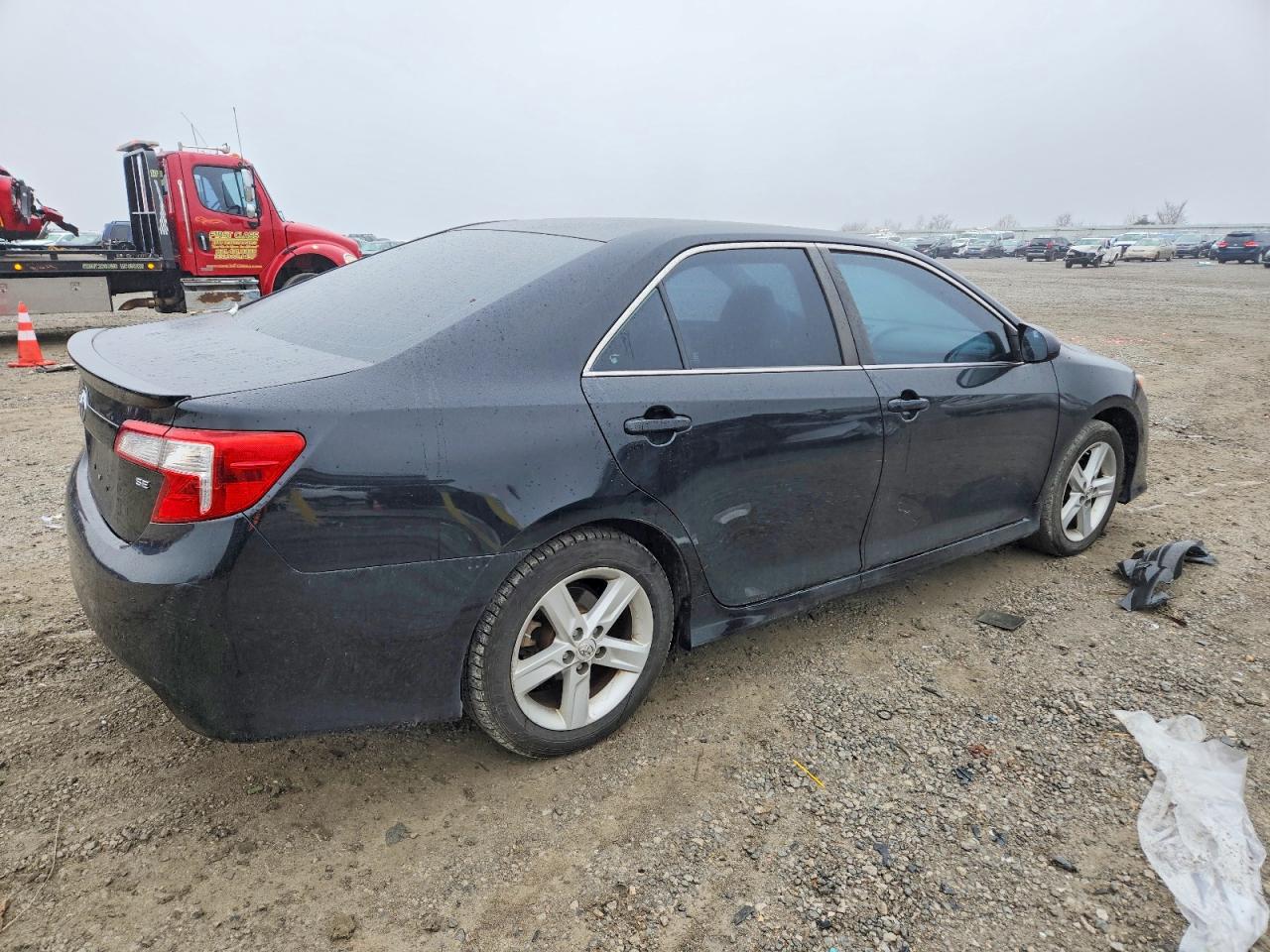 2014 TOYOTA CAMRY L photo 5