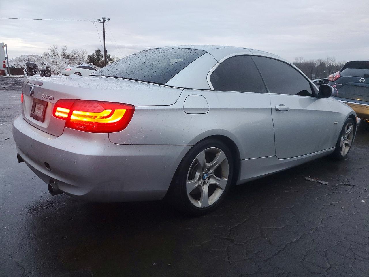 2011 BMW 335 I photo 3