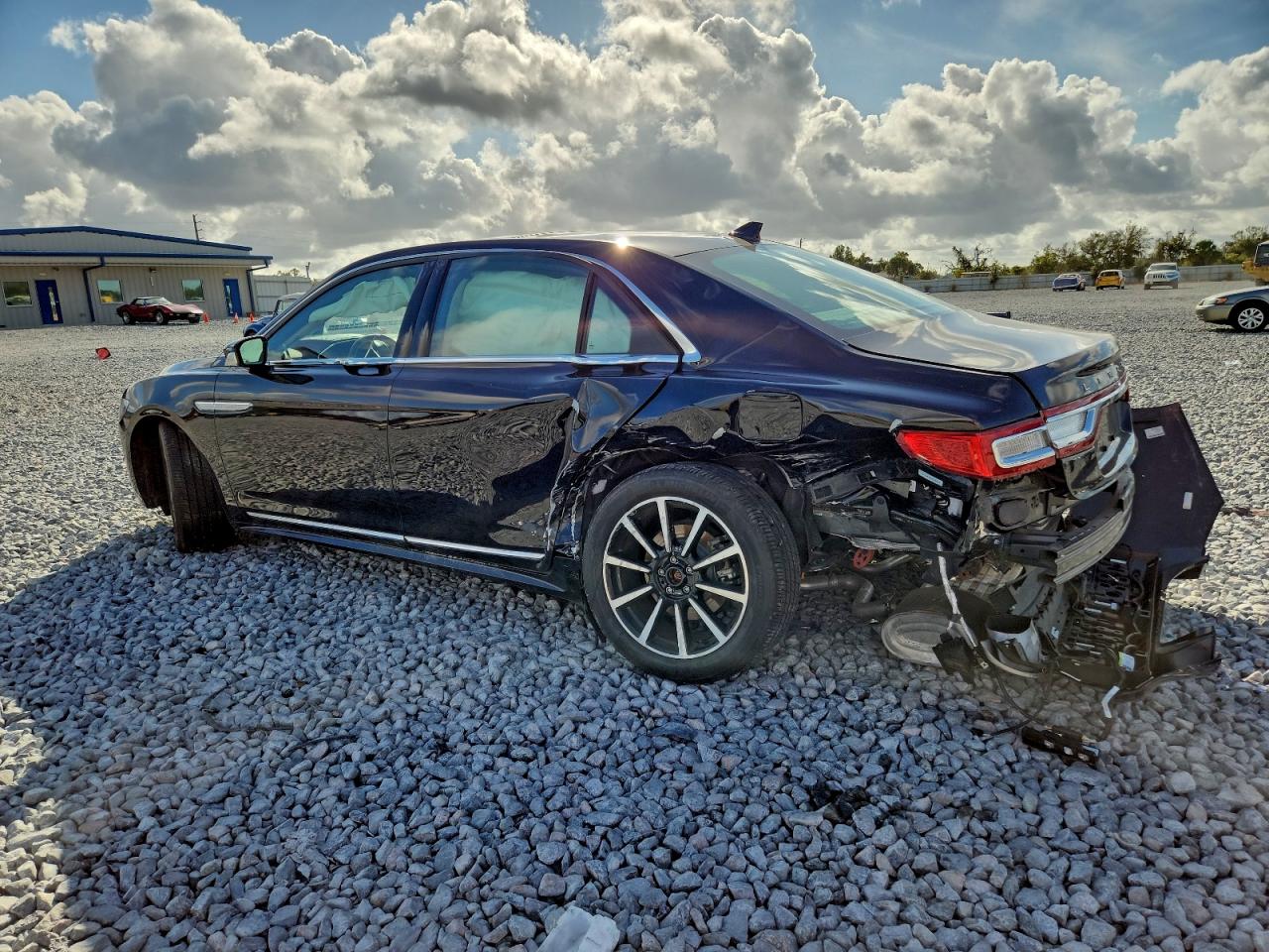 2020 LINCOLN CONTINENTAL RESERVE photo 2