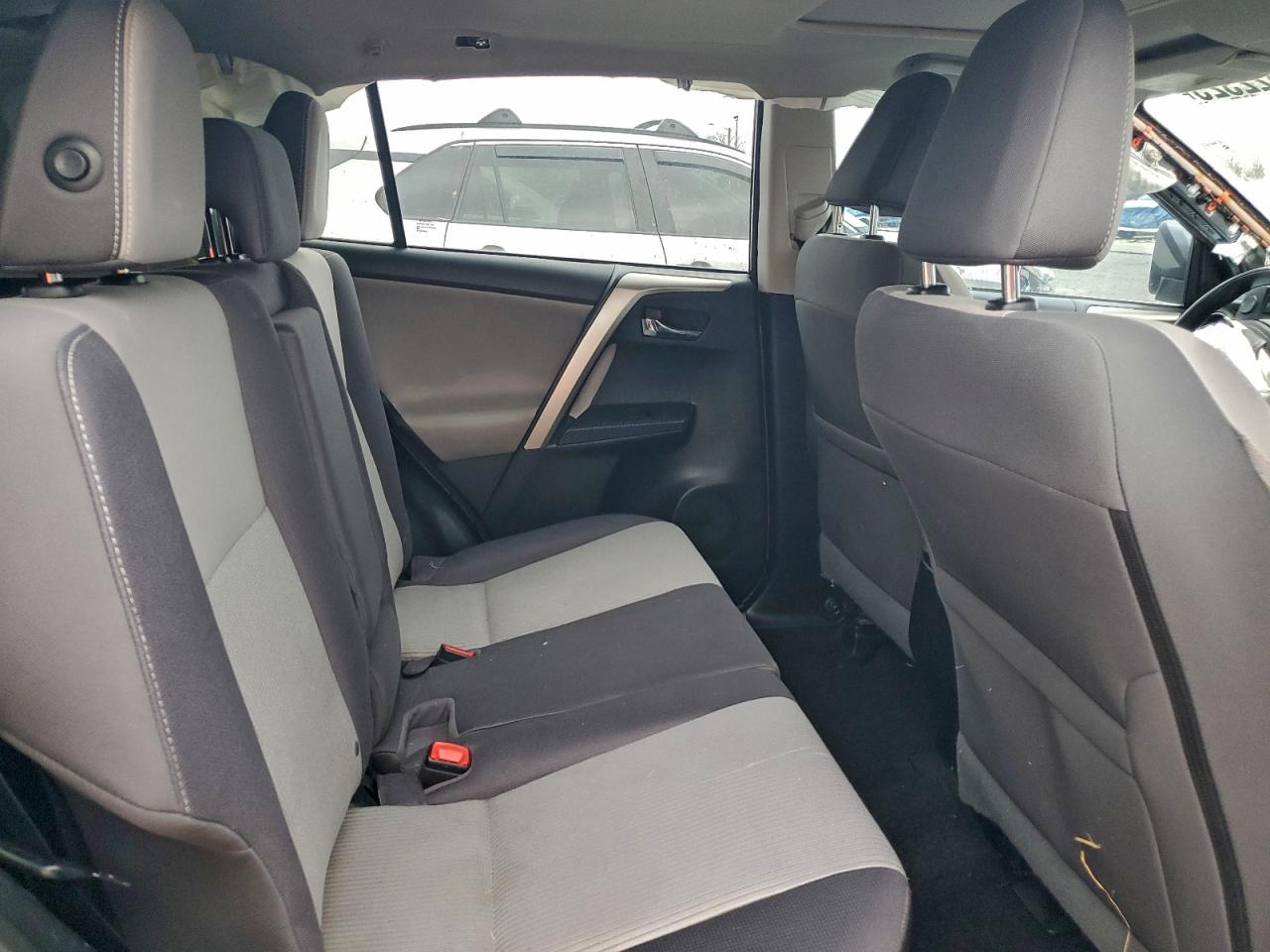 2015 TOYOTA RAV4 XLE photo 11