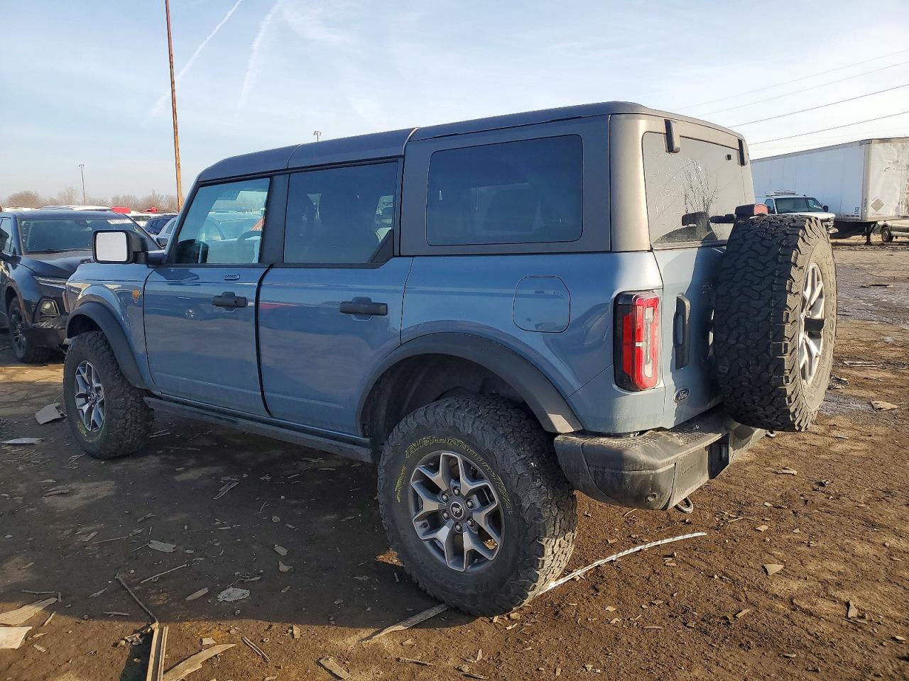 2023 FORD BRONCO BASE photo 2