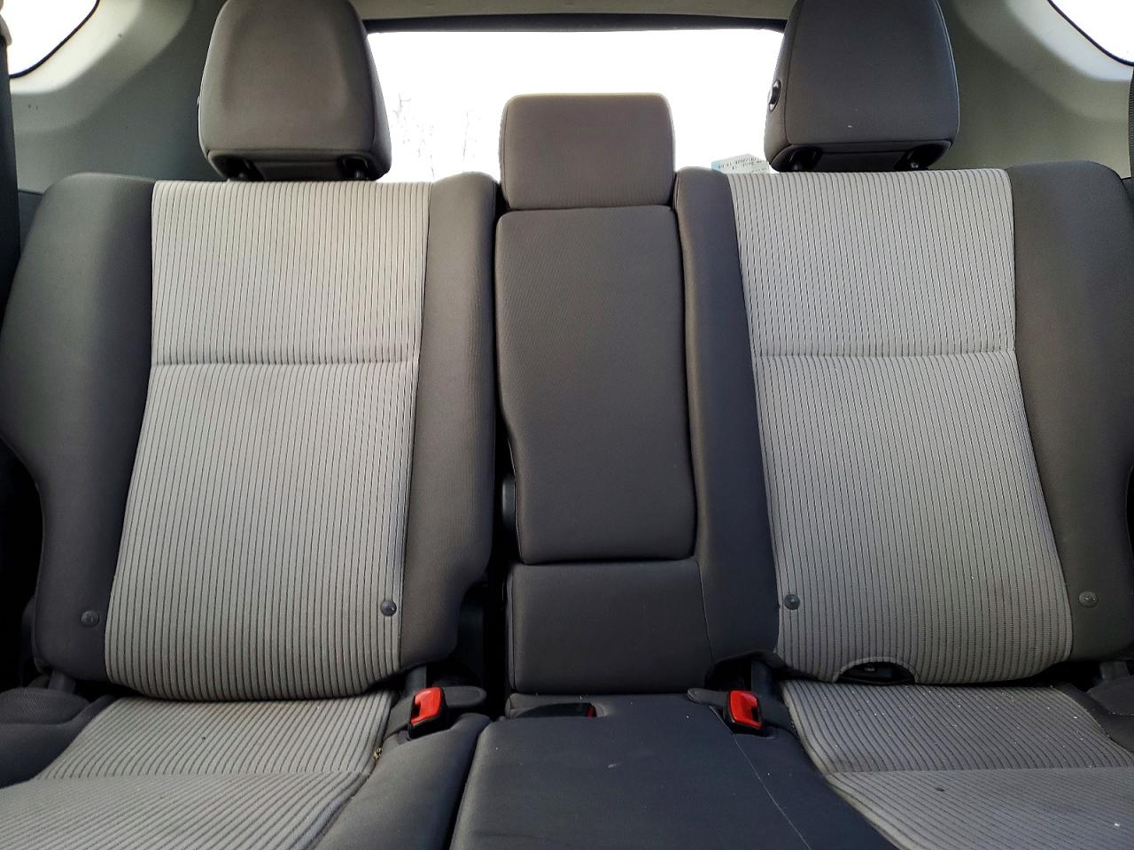 2015 TOYOTA RAV4 LE photo 10