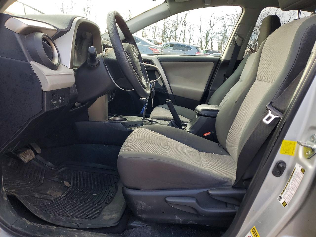 2015 TOYOTA RAV4 LE photo 7