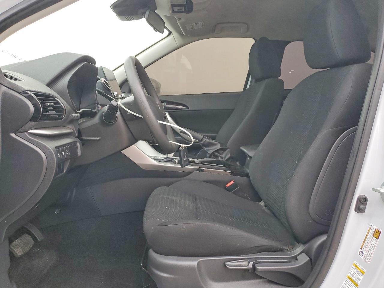 2024 MITSUBISHI ECLIPSE CROSS LE photo 7