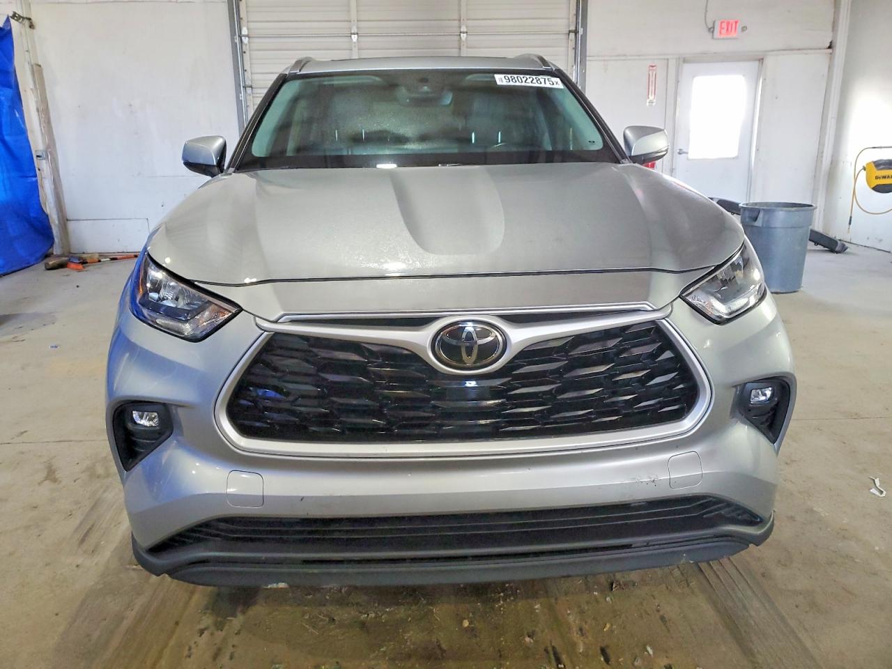 2020 TOYOTA HIGHLANDER XLE photo 5