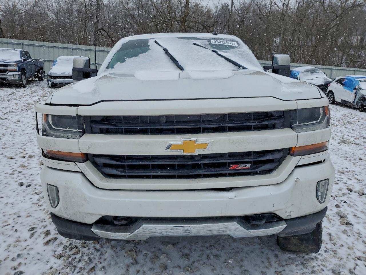 2017 CHEVROLET SILVERADO K1500 LT photo 5