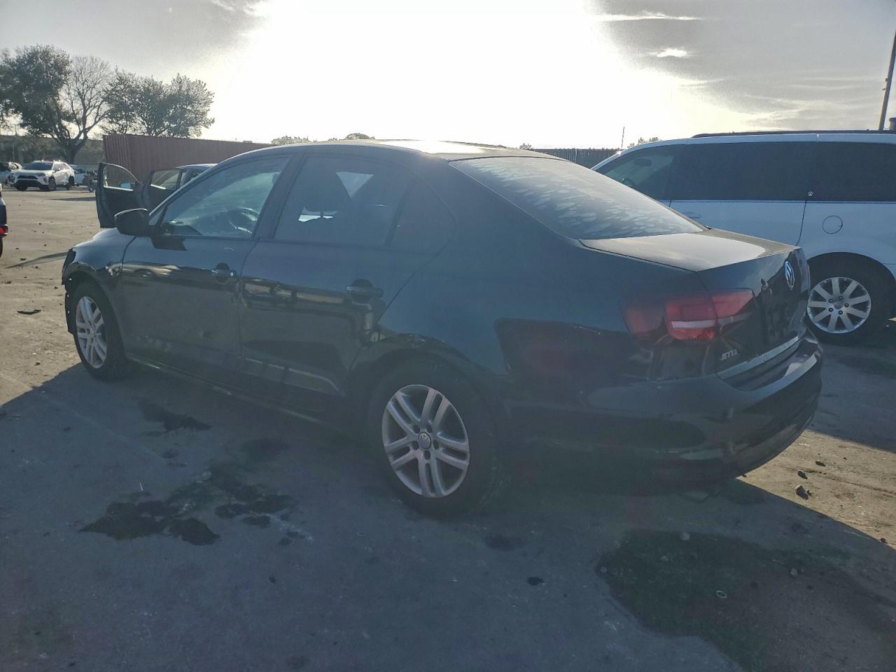 2018 VOLKSWAGEN JETTA S photo 2