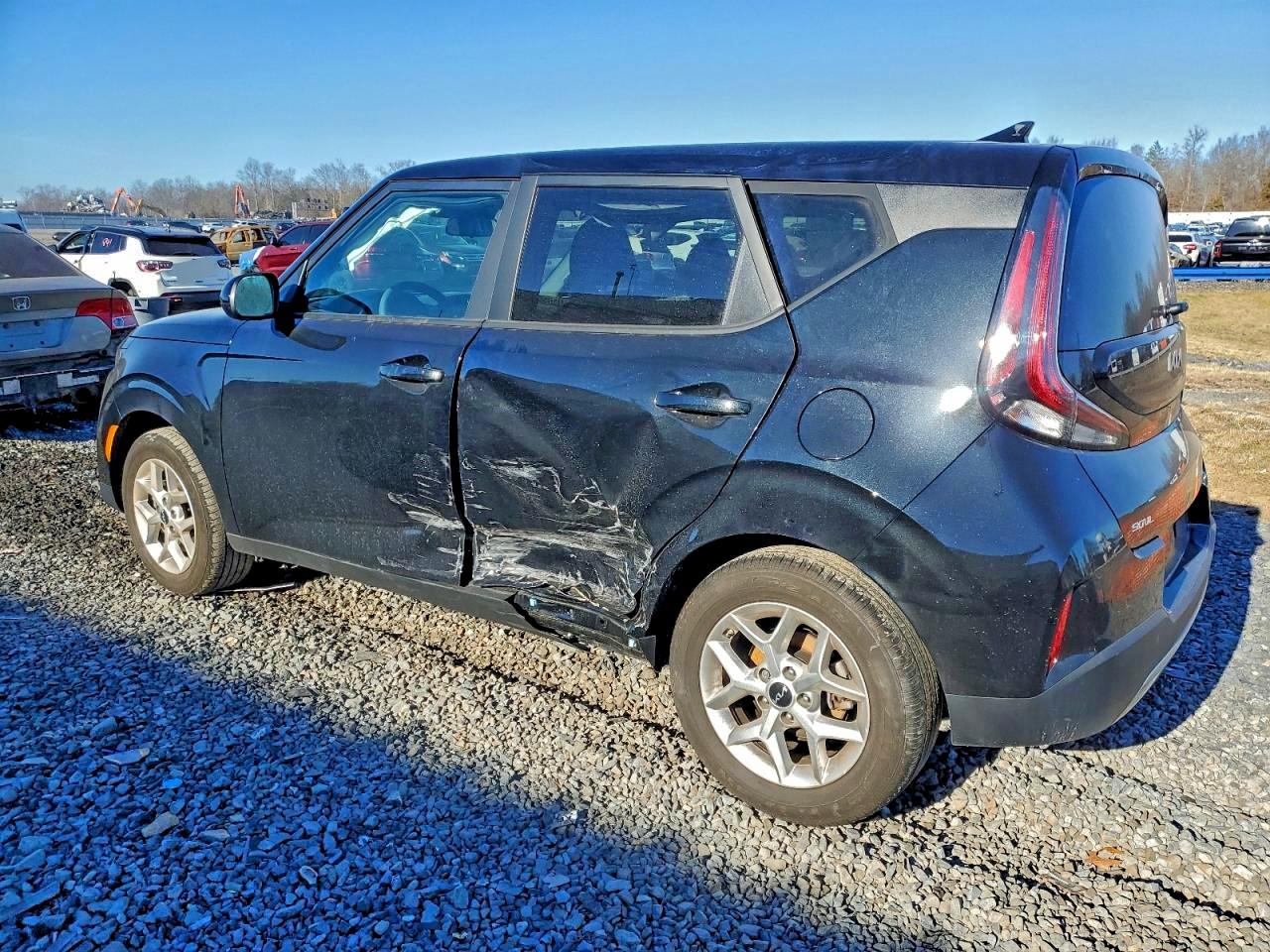 2024 KIA SOUL LX photo 2
