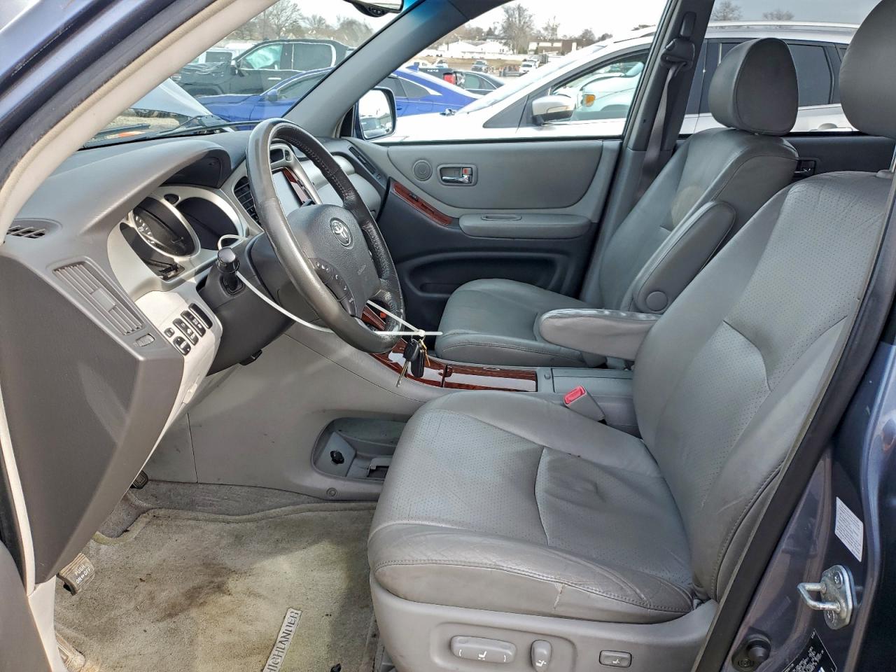 2005 TOYOTA HIGHLANDER LIMITED photo 13