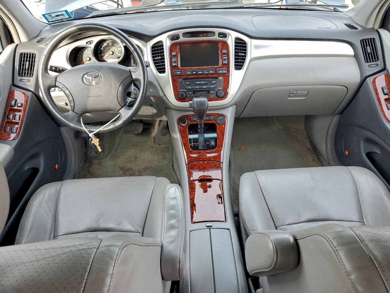2005 TOYOTA HIGHLANDER LIMITED photo 15