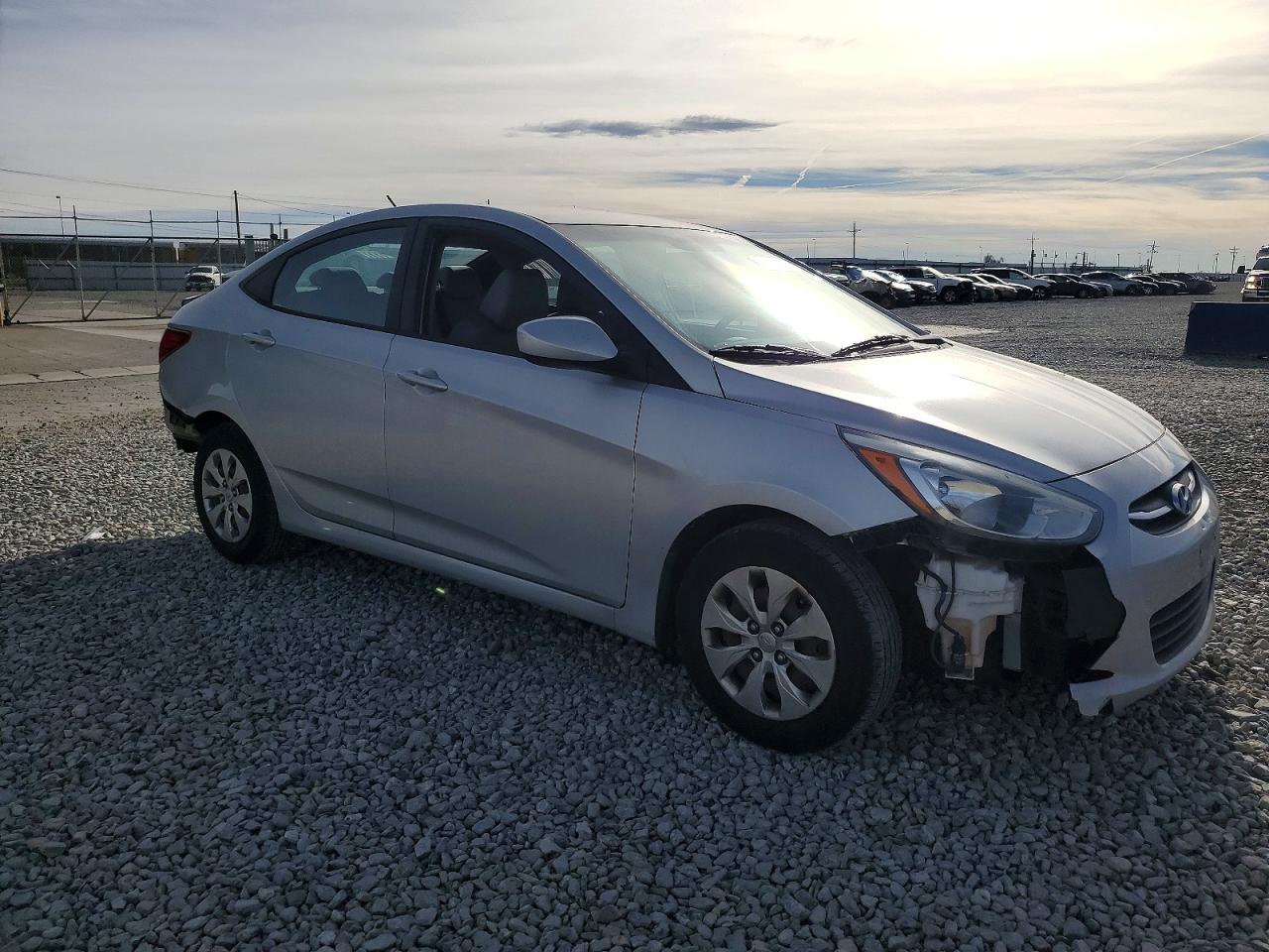 2015 HYUNDAI ACCENT GLS photo 7