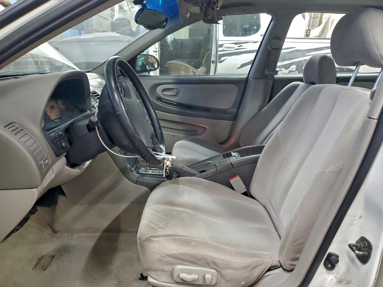 2001 NISSAN MAXIMA GXE photo 6